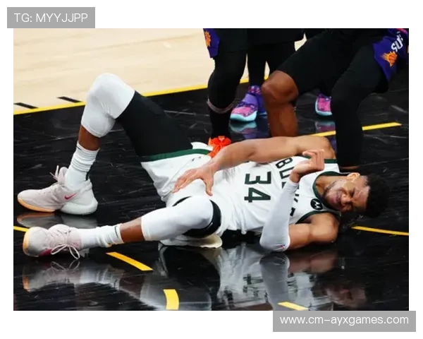 拳王赛末回合绝杀！慢镜头看呆评委